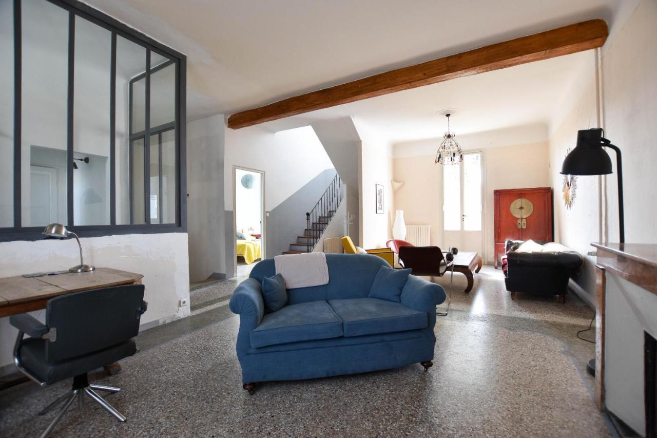 Palmeira - Grande maison en ville avec Piscine Arles Extérieur photo
