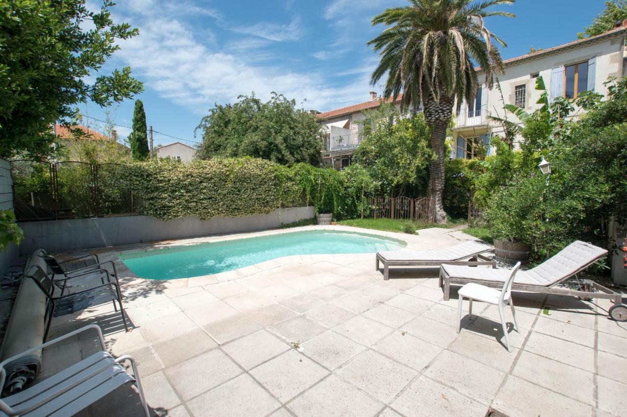 Palmeira - Grande maison en ville avec Piscine Arles Extérieur photo