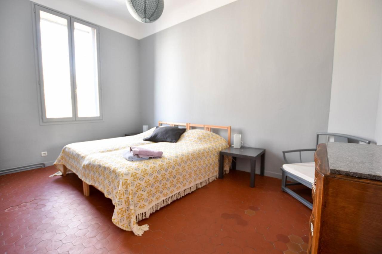 Palmeira - Grande maison en ville avec Piscine Arles Extérieur photo