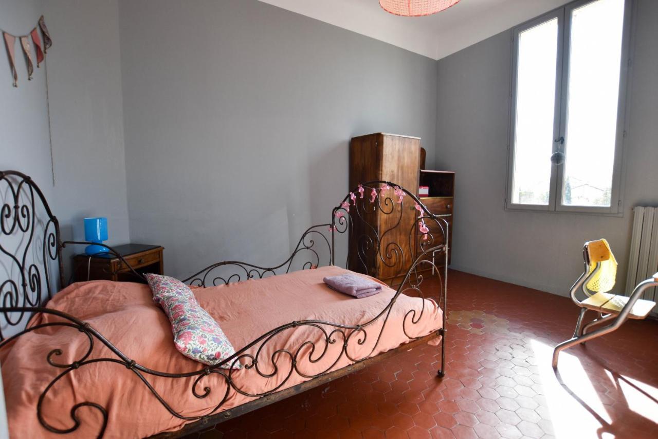 Palmeira - Grande maison en ville avec Piscine Arles Extérieur photo