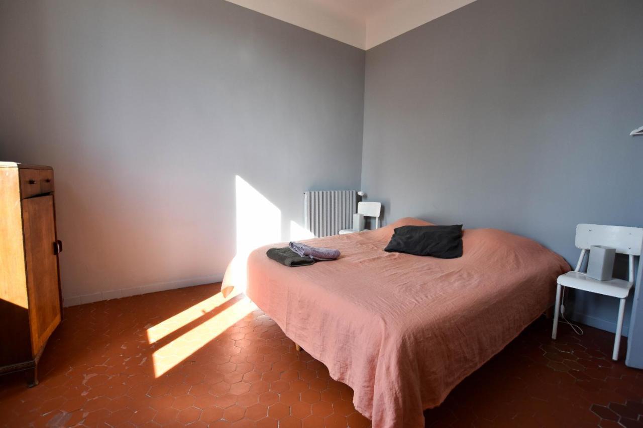 Palmeira - Grande maison en ville avec Piscine Arles Extérieur photo